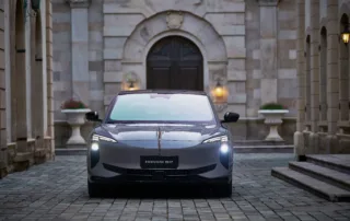 Hongqi EH7