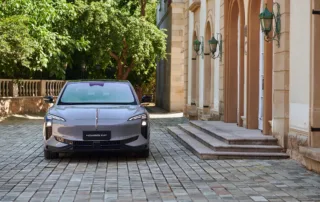 Hongqi EH7